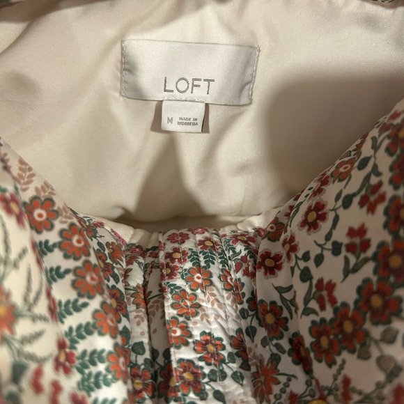 LOFT Floral Puffer Vest Medium - Picture 2 of 6